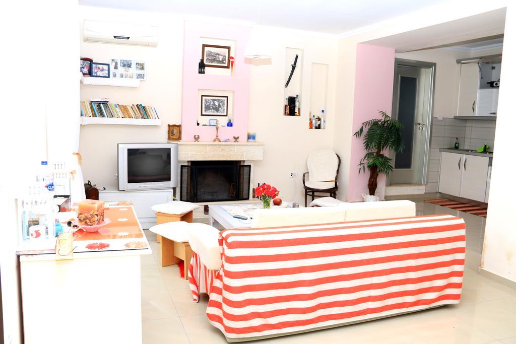 Holiday Home Ali Piqeras Εξωτερικό φωτογραφία